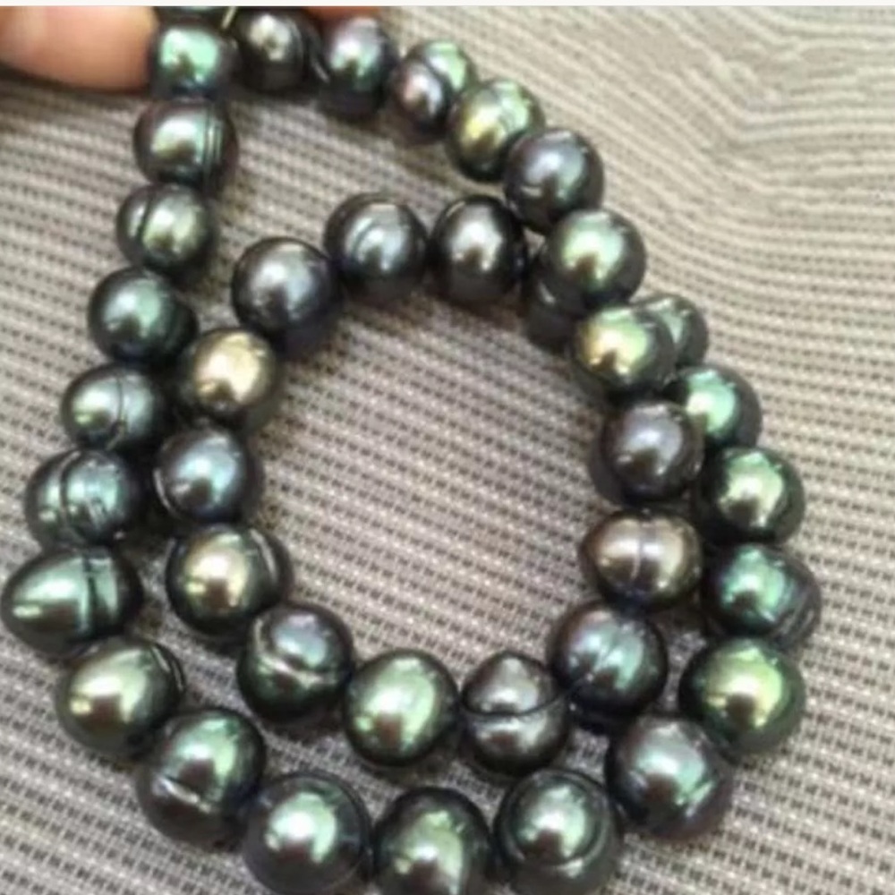 RARE   Baroque Black green pearl necklace - Picture 2 of 4